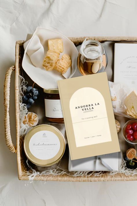 A Fine Trip Planner for Andorra: Enjoy Wellness Travel to the Pyrenees Book by Travwell